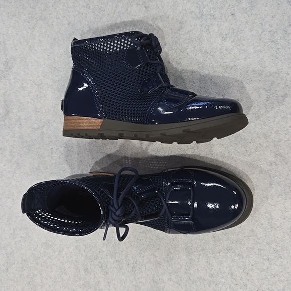 🐢 Sorel Major Lace Mesh Collegiate Navy Boots Size 8.5 Excellent Condition - Picture 1 of 15